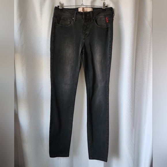 Disney Alice In Wonderland Pull On 5 Pocket Black Denim Skinny Jeans Size S - Picture 1 of 6